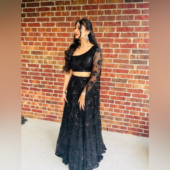 Gorgeous black off shoulder embroidered sleeve lehenga. Size M - Picture 3 of 4